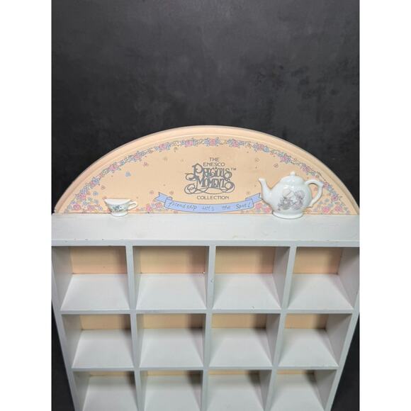 Precious Moments Wooden Display Shadow Box Friendship Hits The Spot - Picture 9 of 10